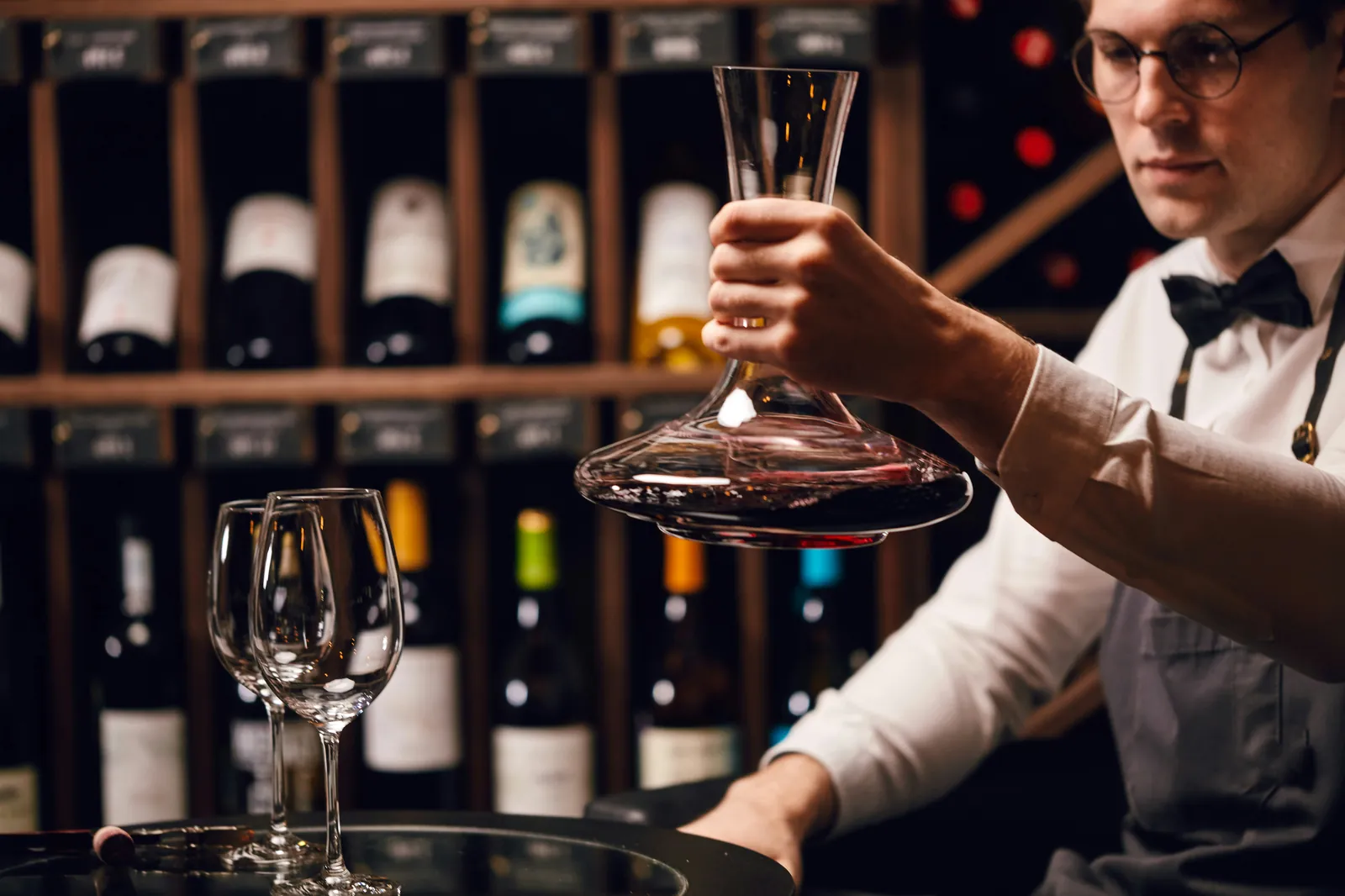 Reds: forget « room temperature » — Wine serving temperature: what your fridge will never tell you