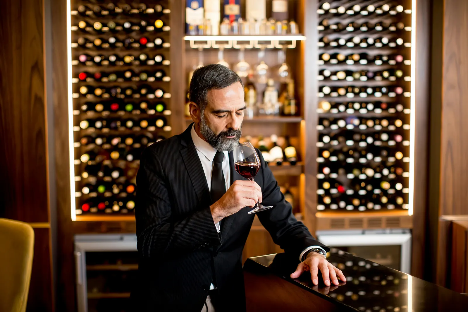 Définir votre budget et structurer votre sélection — Offrir du vin à ses clients et collaborateurs : comment bien choisir pour les fêtes