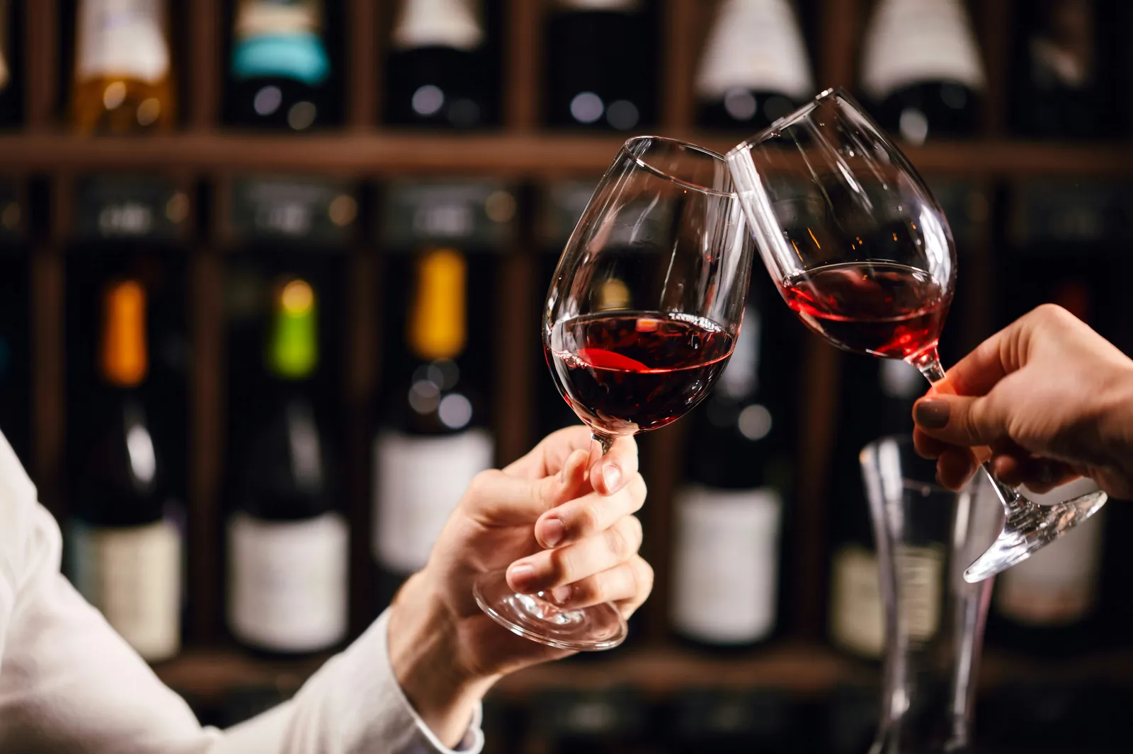 Offrir du vin à ses clients et collaborateurs : comment bien choisir pour les fêtes